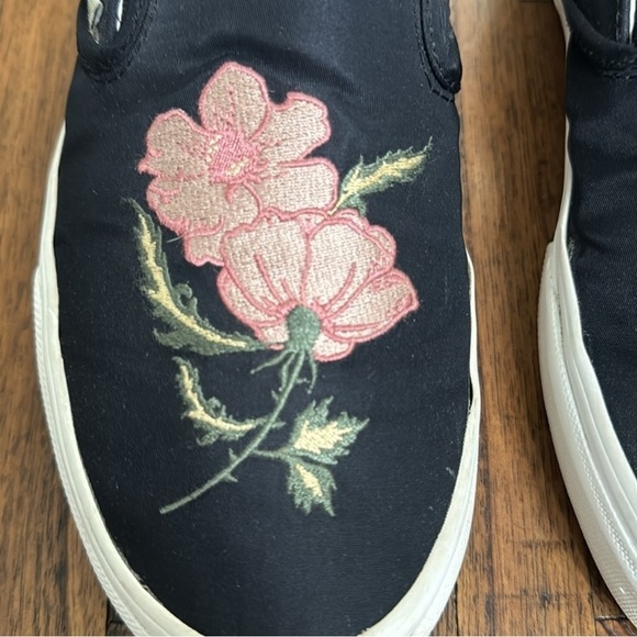 Vans Embroidered Tiger and Floral  Slip-On  Black Nylon Shoes Sneakers size 8 - Picture 7 of 16